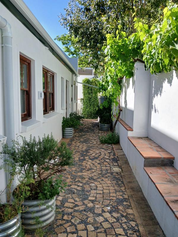 To Let 1 Bedroom Property for Rent in Paradyskloof Western Cape